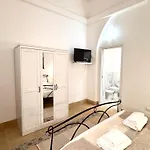 Exclusive 48 * Roma